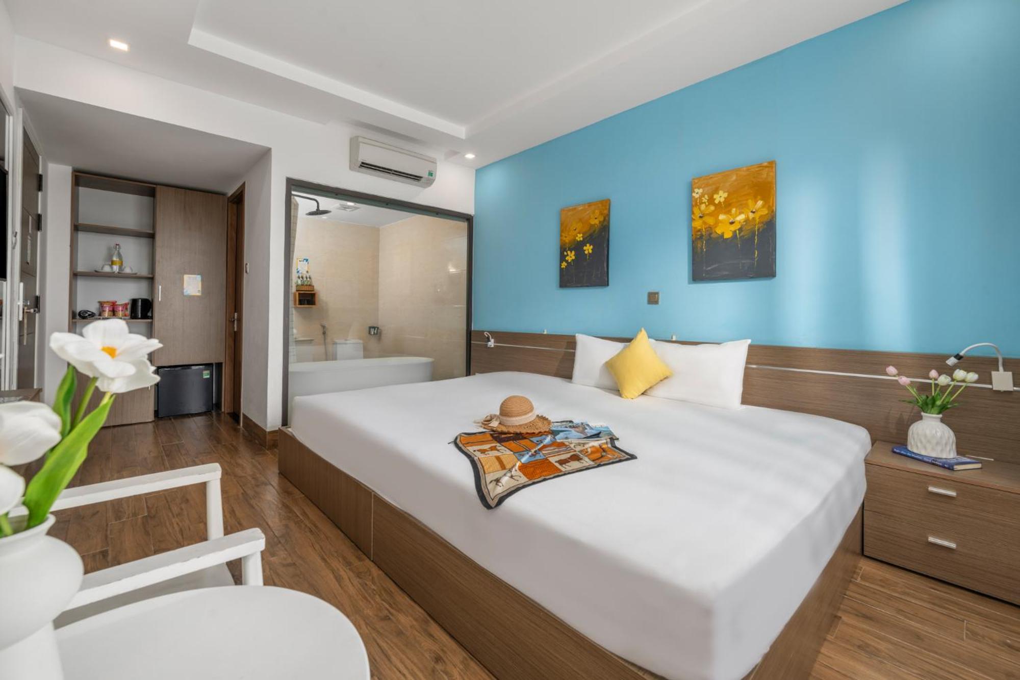 Domi Danang Beach Hotel Bagian luar foto