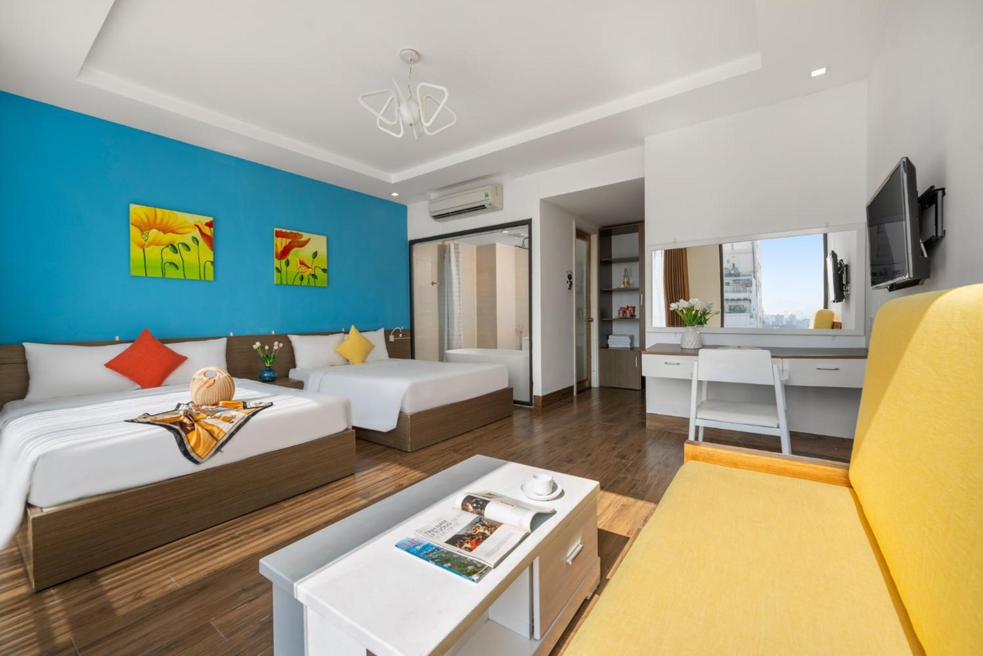 Domi Danang Beach Hotel Bagian luar foto