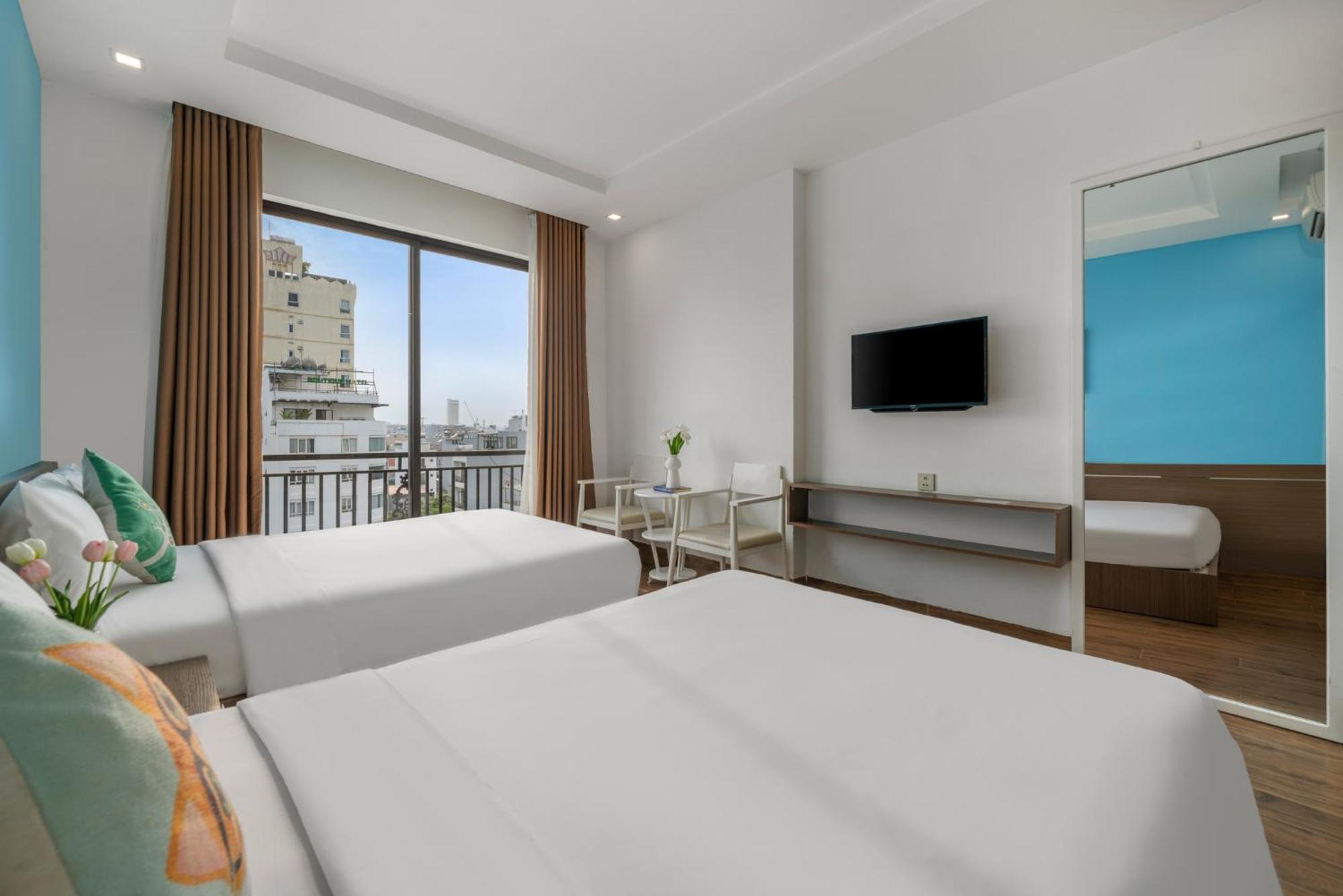Domi Danang Beach Hotel Bagian luar foto