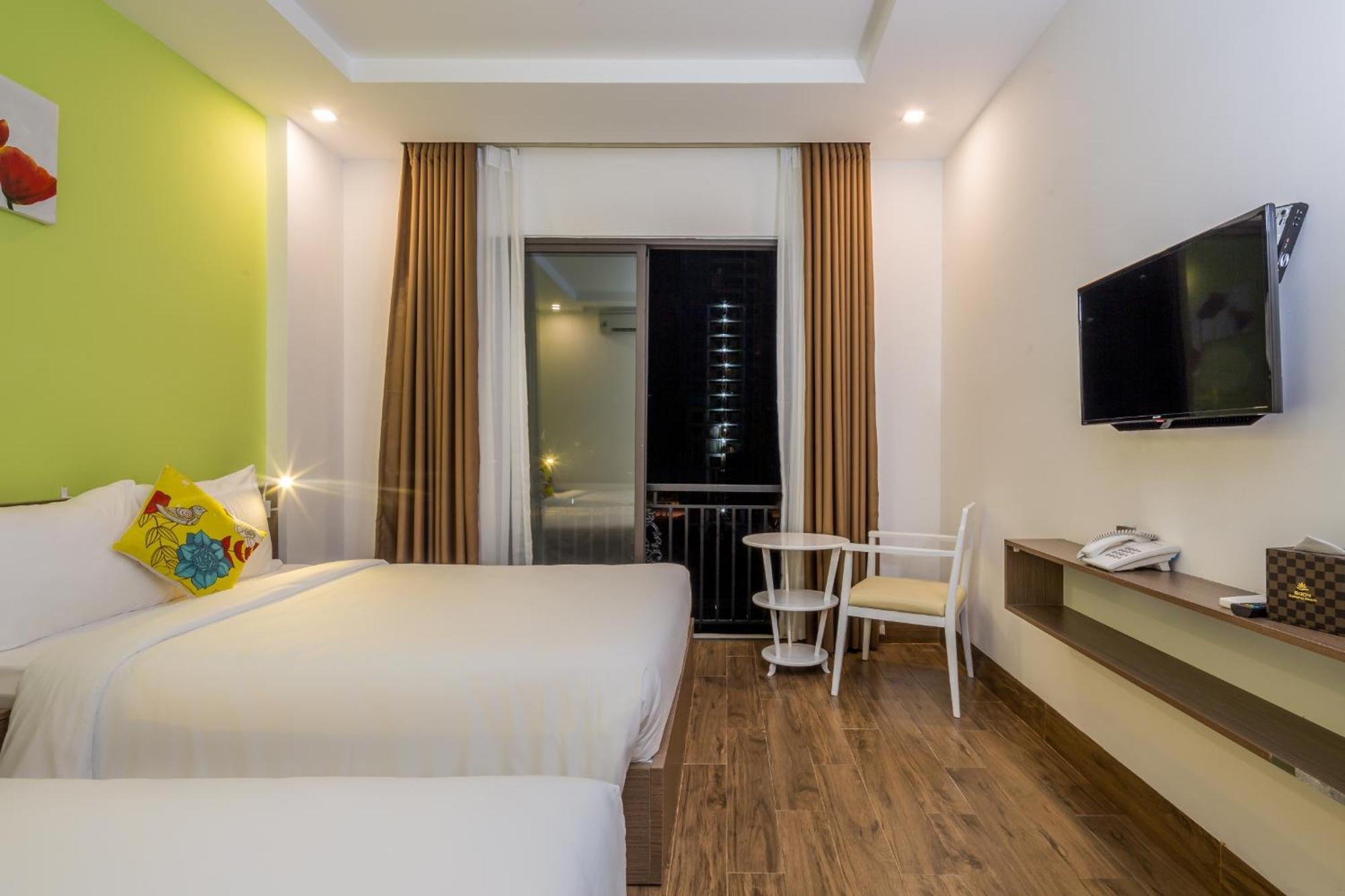 Domi Danang Beach Hotel Bagian luar foto